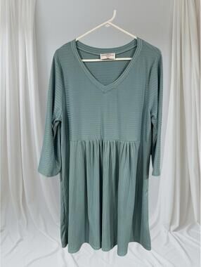Women’s Plus Size XXL Discount Divas Boutique Green Dress